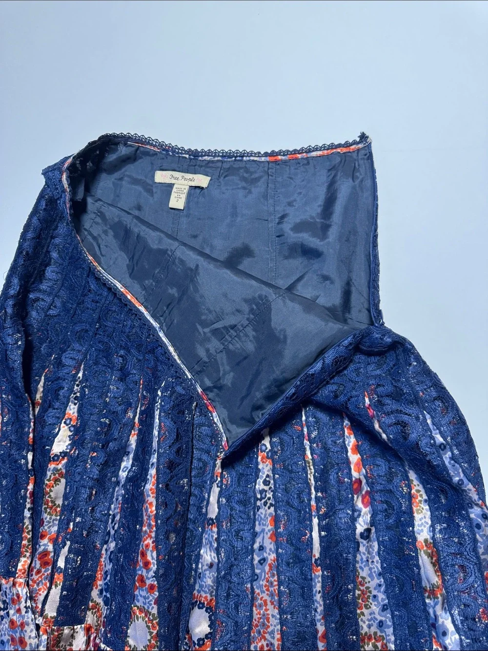 FREE PEOPLE 100% Silk Navy Blue Lace Floral Tiered Pleated Midi Skirt BOHO 2 - Picture 9 of 11